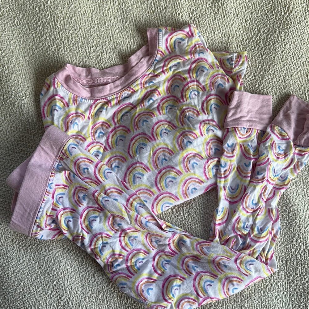 GUC 2T Little Sleepies Rainbow 2pc